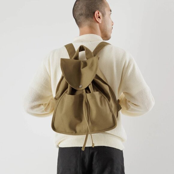 BAGGU Handbags - BAGGU Drawstring Canvas Backpack Unisex Bag in Dark Khaki NWT